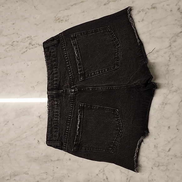 Excellent condition size US 25 black jean shorts - Picture 2 of 4